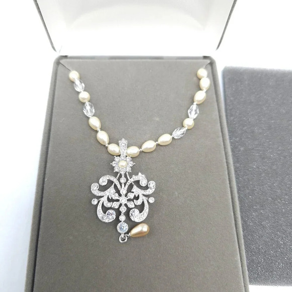Nolan Miller Glamour Collection Faux Pearl Clear Crystal Necklace in Box - Picture 2 of 6